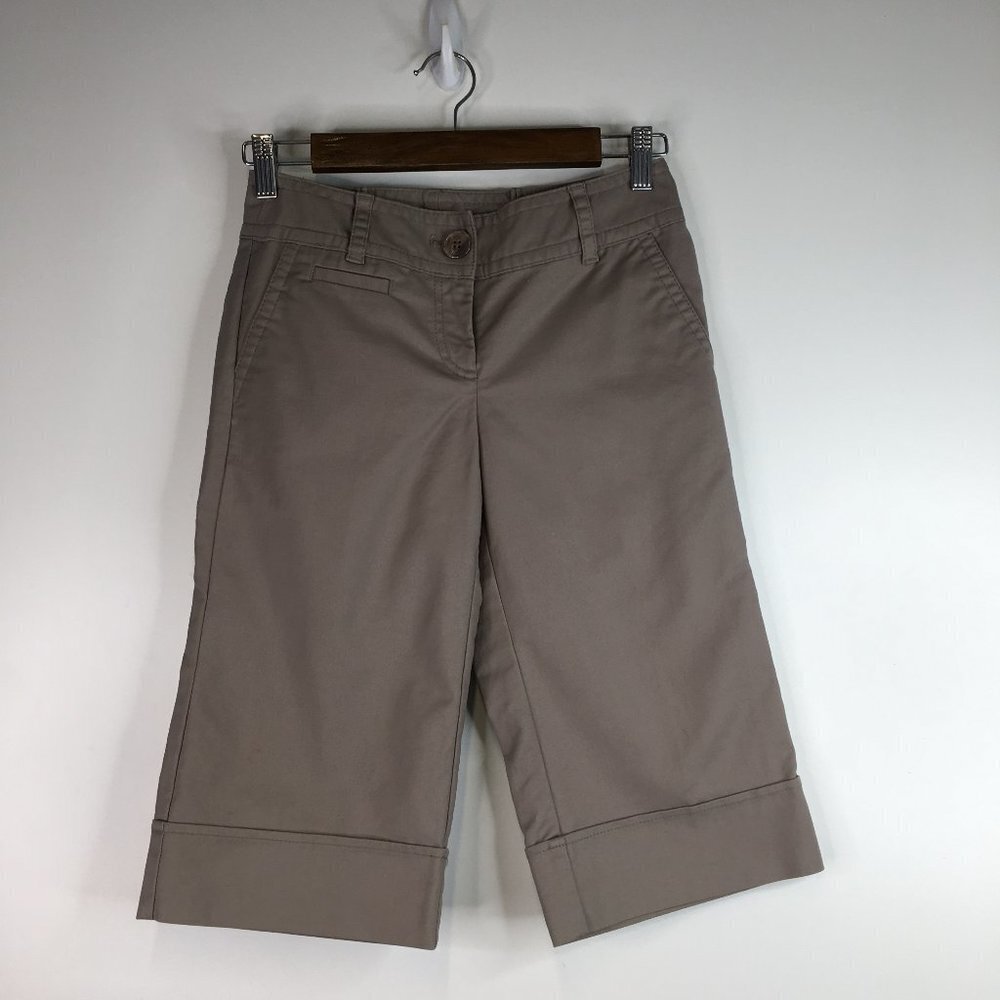 Ann Taylor Signature Fit Lower on Waist Cuffed Bermuda Shorts Size 0